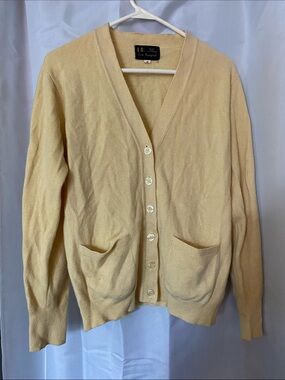 Eric Bompard 100% Cashmere Pale Yellow V-Neck Button Cardigan
